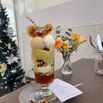 ファヴォリ - 林檎と紅茶のパフェ