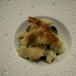 276340577 - パスタその1  イカ墨パスタ、カリフラワーがアクセント