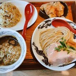 別邸 たけ井 なんばラーメン一座店 - つけ麺＋半チャーハン＋から揚げ