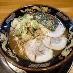 とんこつらぁ麺 松もと - 豚骨、固め、ふつう、葱多め