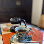 田渕商店 岡山店 - コーヒーポットと共に