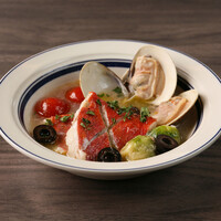 金目鯛とハマグリのアクアパッツァ