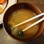 ハロッズ - ◯お味噌汁
ミックス味噌で大根とワカメの具材となる

特に大根の旨味感がシッカリ目に出ていて
顆粒出汁感と合ってて美味しい