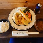 ハロッズ - 海老フライも食べてみたかったので

●カキ&エビ　コンビセット　1,500円

を注文してみた