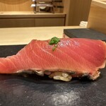 あま木 - 迷い鰹　あたり葱　赤酢　まるでクリームチーズのような濃厚な鰹、芳醇な香りが素晴らしい☆