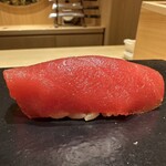 あま木 - 赤身漬け　本鮪（大間　延縄）　赤酢　鉄っぽさより脂も感じる冬の赤身、美味しいです☆前回の9月の赤身も忘れられません。