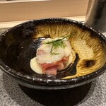 あま木 - 寒鰤の漬け　出汁とろろ　アオサ