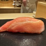 あま木 - 大トロ　（大間　延縄）　米酢　脂が濃厚なので米酢でキリッとした後味が良いです♡