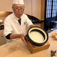 山玄茶 - 出ました今年の新米！大将のご実家があります滋賀県日野町の近江米を信楽焼の土鍋で。
