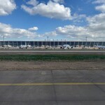 China Eastern Airlines No. 137 Lounge - 重慶から上海へ到着