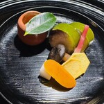 石葉 - 八寸）伊勢海老 真砂和え 鯖寿司 新唐墨 慈姑煎餅 大黒占地辛煮