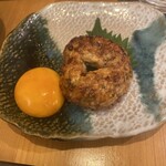 いざかや しん - 月見つくね　本当はつくねの上に黄身が乗ってます