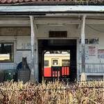 里見駅 - 駅舎①