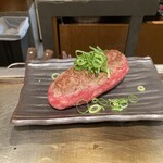 極味や 東京駅店 - 片面だけ焼きのハンバーグ(200g)