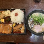 曼陀羅 - 満腹らーめん定食　990円