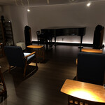 名曲カフェ エグモント - 奥の音楽室は席チャージ＋200円