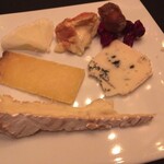 ガストロノミー ジョエル・ロブション - チーズもワゴンで運ばれてきました