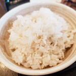 K'S KITCHEN 結 - 麦めし　牛たんの味を引き立てます