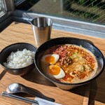 担々麺専門店 甲州屋別邸 - 味玉白胡麻担々麺とライス