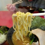 横浜ラーメン 相馬家 - 麺リフト