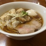 麺屋 落合 - 特製醤油らーめんアップ