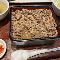 馬車道 de 焼肉 DOURAKU CORRIDA 北仲ブリック＆ホワイト店 - 
