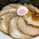麺屋くろ松 - お花のようにチャーシューが咲いた⭐︎