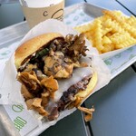 シェイクシャック - マイタケバーガー。美味し。