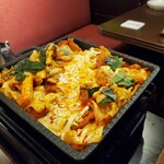 韓国カフェ イヨサンソウル - チーズダッカルビ おいしかったです