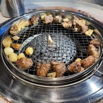 韓国式焼肉マヤクカルビ - 丸ごとにんにくで栄養たっぷり。