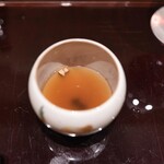 肉料理ふくなが - 薬膳スープ、オリーブの実を浮かべ