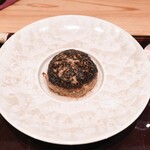 肉料理ふくなが - 名物レアハンバーグ（汁でご飯も頂く）