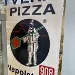 ロルノ - 『真のナポリピッツァ協会』の看板