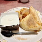 サイゼリヤ - 料理写真:ジェラート&シナモンプチフォッカ(税込450円)