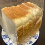 Ｂｒｅａｄ Ｃｒａｆｔ　オオウラ - 錦食パン（1斤 5枚切）440円