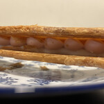 Ｂｒｅａｄ Ｃｒａｆｔ　オオウラ - いちごミルククリームサンド（横から）