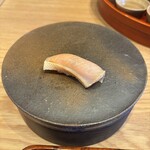 すし処 ひさ田 -  寒鰤(富山湾産)ヅケ、柚子胡椒