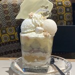 Art Gallery Cafe 茶々華 - ホワイトクリスマスパフェ