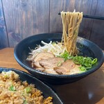 牛骨らぁめん 牛若 - 料理写真: