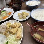 一芳亭 本店 - 豚天定食と八宝菜定食