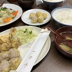 一芳亭 本店 - 豚天定食と八宝菜定食