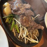 PERTE - カットステーキも柔らか