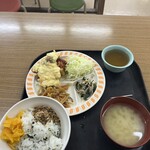 栄城会館 - 日替り（チキン南蛮）定食¥500