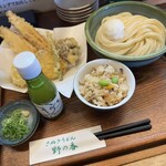 野の香 - 醤油うどん(冷) のちく玉天セット