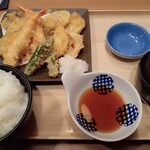 夢庵 - 料理写真:上海老天ぷら盛り合わせ(二人前）+御飯+味噌汁