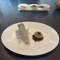 虎景軒 - 虎景片皮鸭两食（烤鸭卷拼鸭肉酱脆盏配鱼子酱）