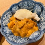 すが弥 - 大分産の養殖塩水赤ウニです。トリュフチーズと合わせました