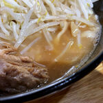 ラーメン 豚嵐 - すっきりした味わいながら濃いめに仕上げられています。