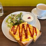 かどでcafe - パンも分厚くてとてもボリューミーなんです(*≧∀≦*)サラダもあるしバランスも良いです！