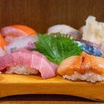 光寿司 - 2024.12 サーモン、ホッキ貝、カンパチ、〆鯖、本鮪中トロ、赤貝